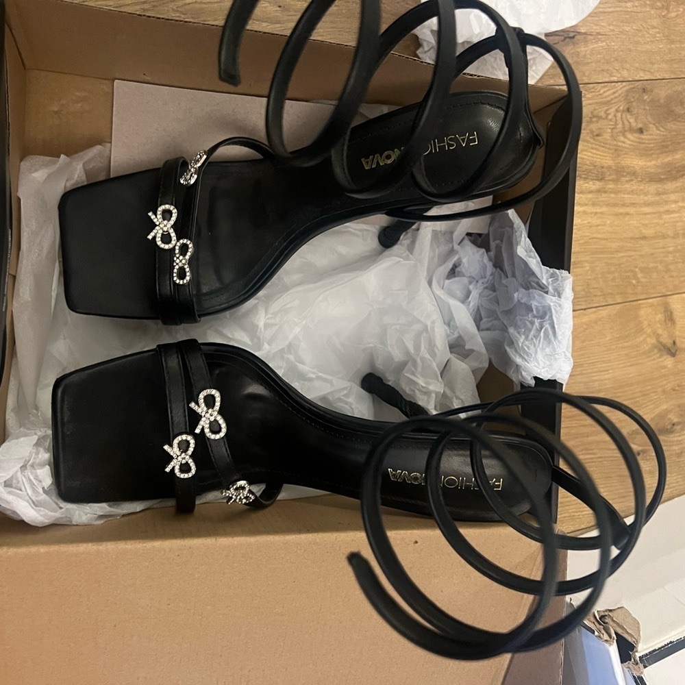 Fashion Nova Black Strappy Heels